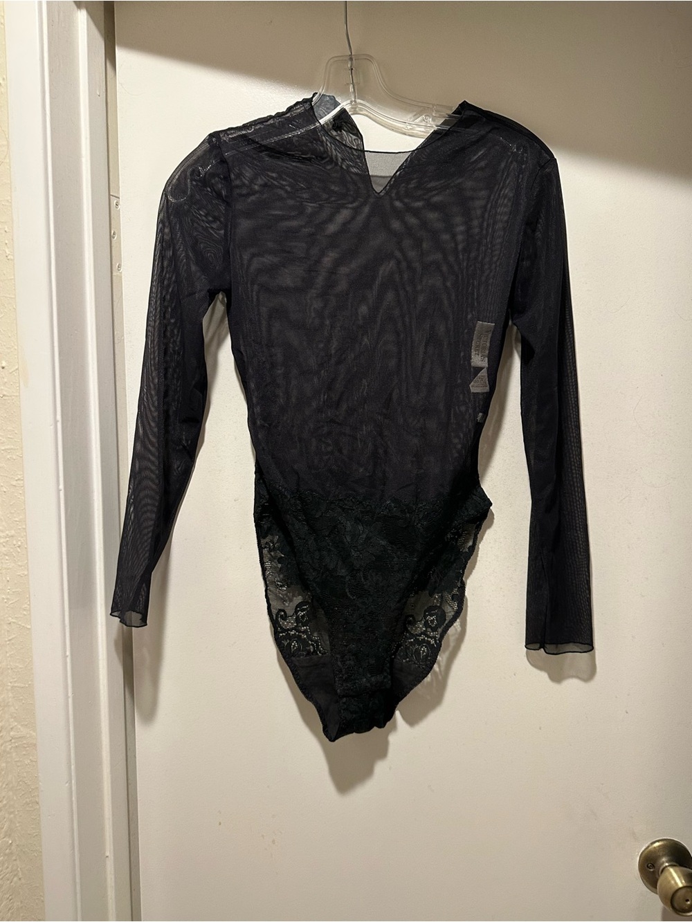 Victoria's Secret Gold Label Black Sheer Long-Sleeve Lace Bodysuit Size Small